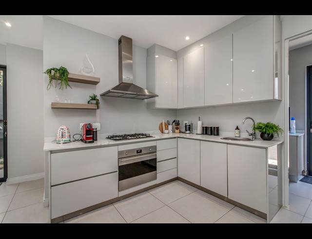 3 BEDROOM TOWNHOUSE FOR SALE IN SANDOWN